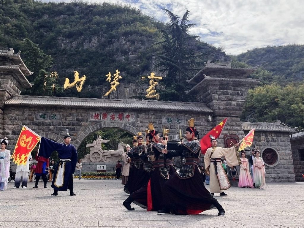 Warring States-Themed Events Draw Holiday Tourists to Henan's Yunmeng Mountain